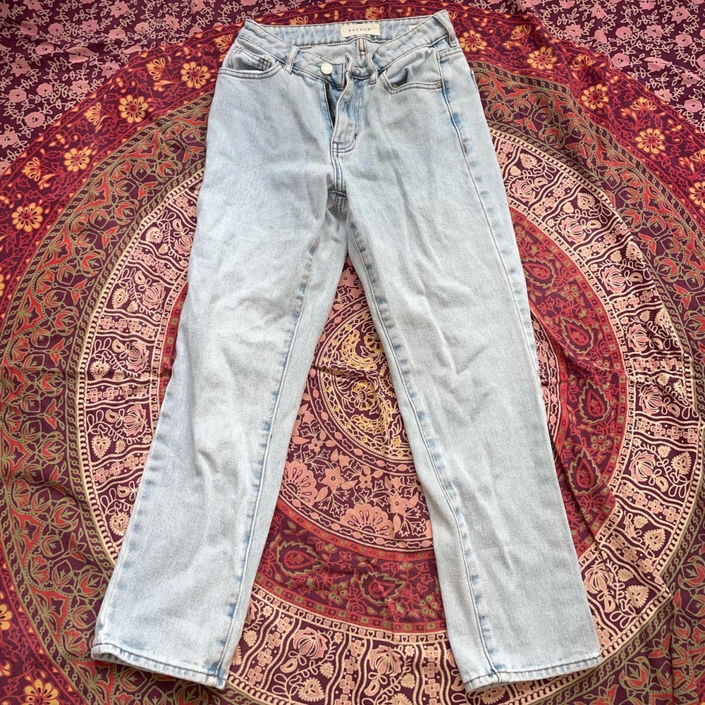 Light wash PacSun mom jeans